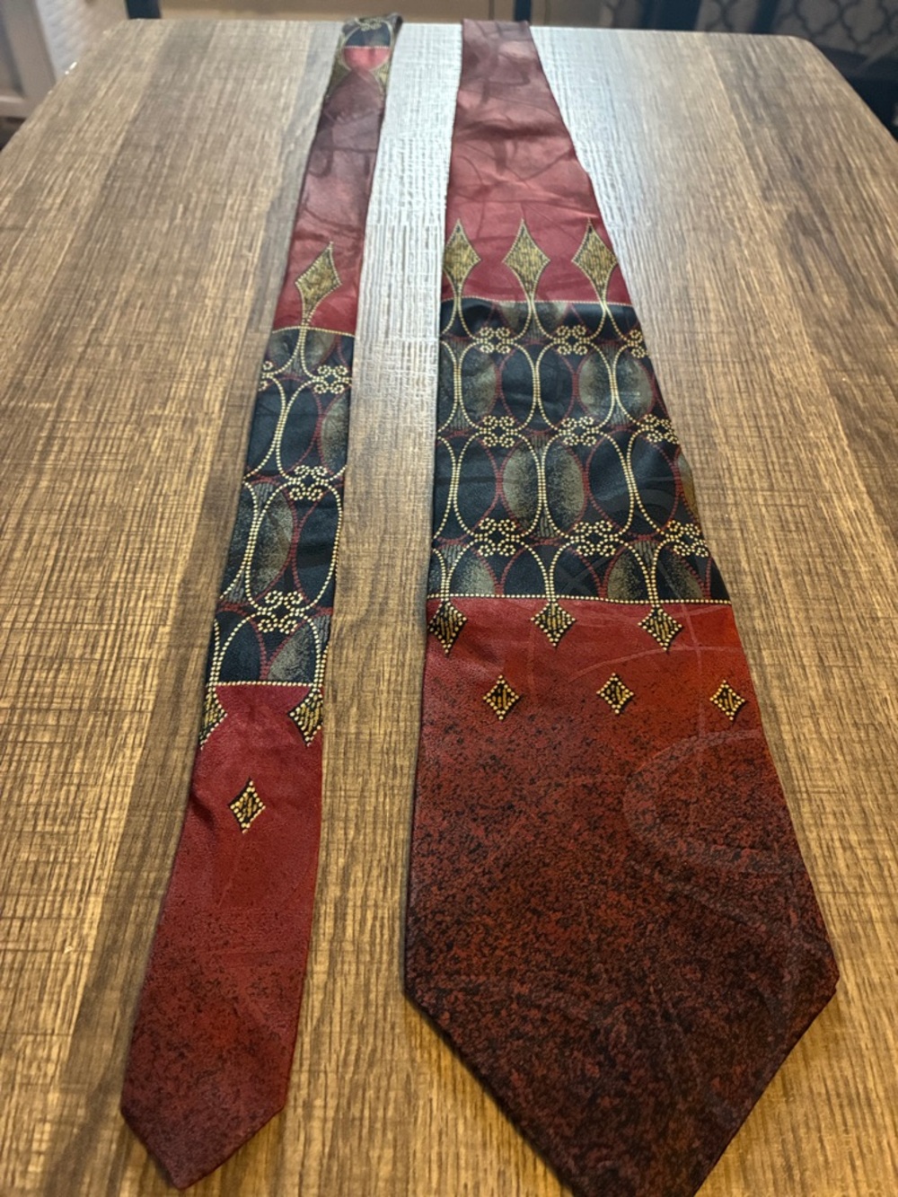 Silk-Feel Men's Tie in Burgundy and Black with Geometric Accent